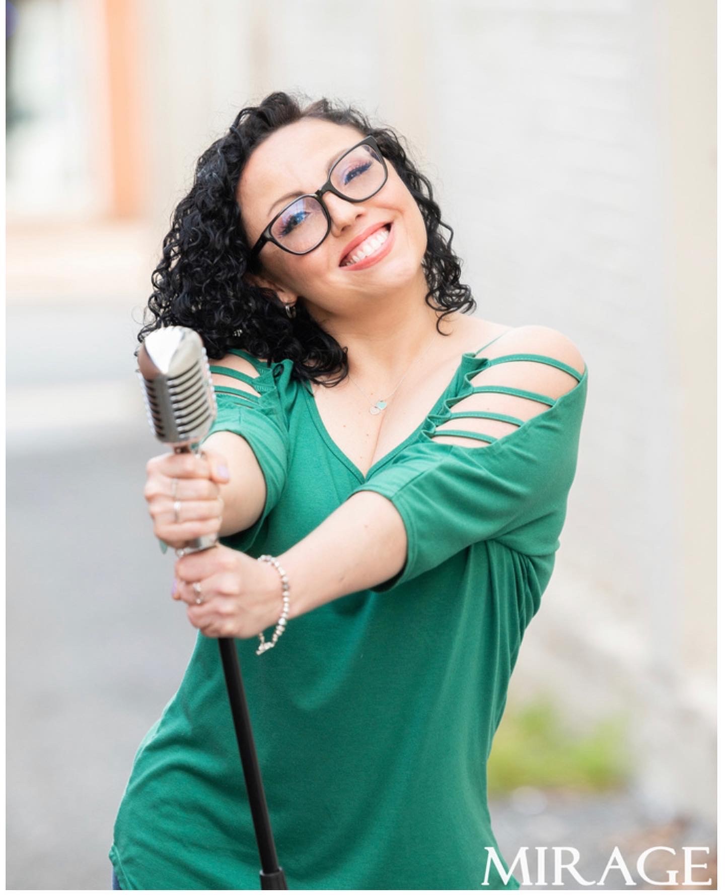 COMEDY NIGHT! Last Laugh @ The Flash featuring LEXIS SHARDÉ with Shevaun Brannigan and Chica Loca 1 Chica Loca